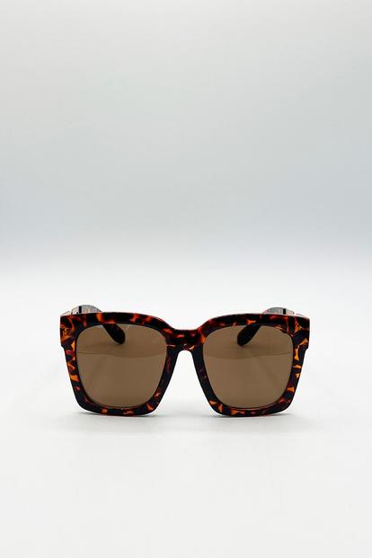 Oversized Sunglasses with Gold chain detail M000029242