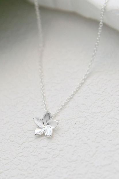 Metallic S925 Sterling Silver Flower Necklace