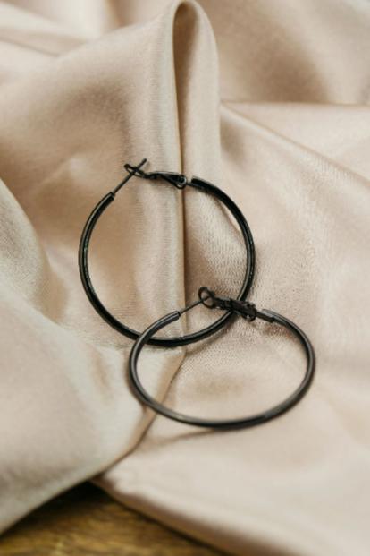 Black 40Mm Pipe Threader Hoop Earrings