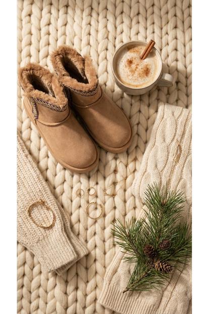 Green Malira Faux Suede Fluffy Lined Ankle Boots With Stitch Trim