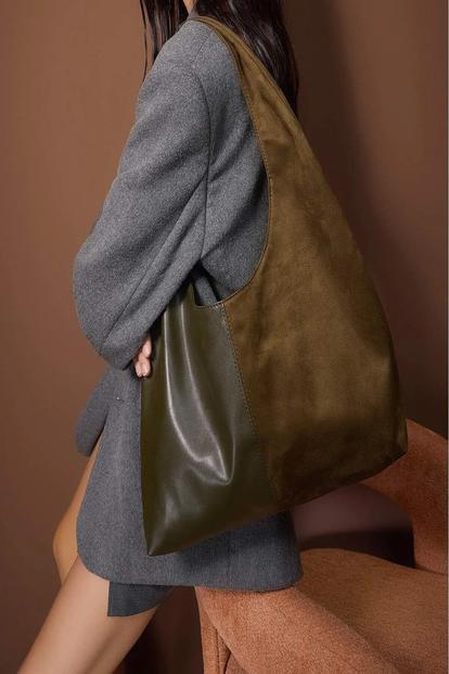 Green Women's Contrast Panel Oval Hobo Shoulder Bag