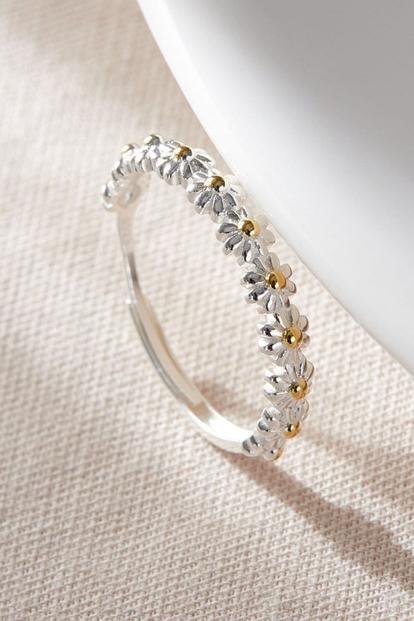 Metallic Sterling Silver Slim Daisy Chain Ring
