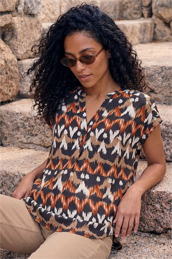 Black Abstract Print Stretch Top
