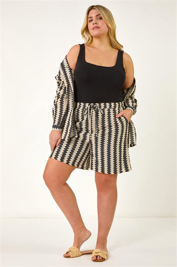 Curve Zig Zag Tie Waist Shorts 18079608
