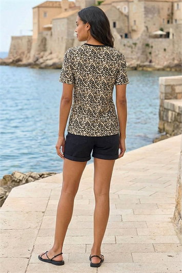 Textured Animal Print Stretch Tee 19405659