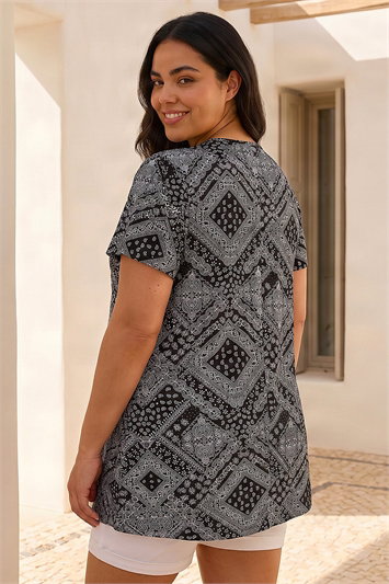 Curve Patchwork Print Lace Top 19408508