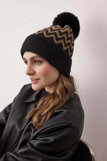 Black Zig Zag Knit Pom Pom Beanie Hat