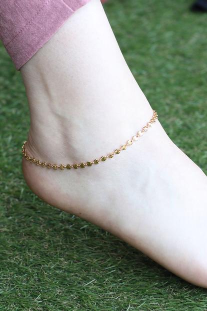 Metallic Golden Brass Floral Minimalist Boho Thin Slim Foot Payal Anklet