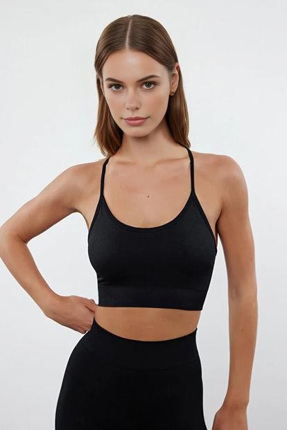 Black Seamless Scoop Neck Adjustable Strap Longline Sports Bra