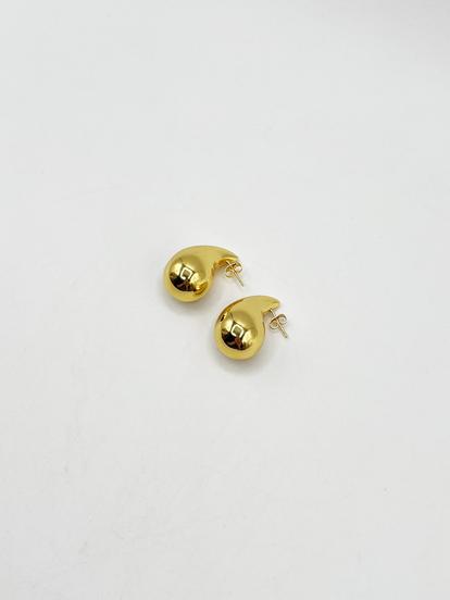 Metallic Chunky Droplet Earrings In Gold