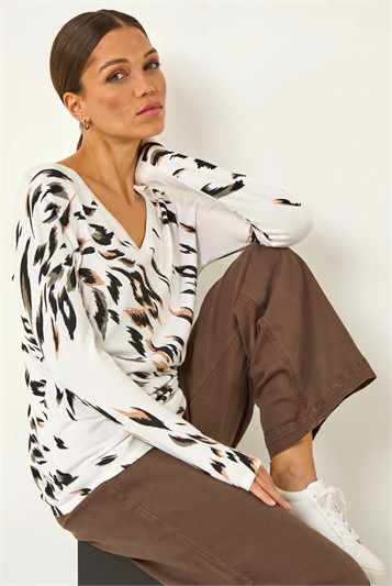 Cream V-Neck Animal Print Knit Jumper