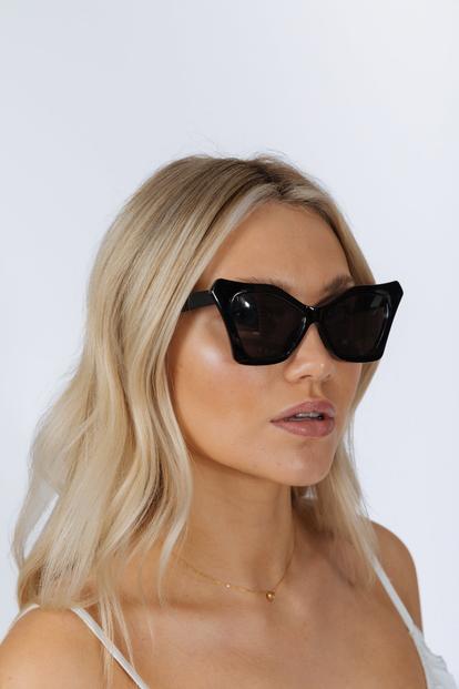 Black Oversized Cat-Eye Sunglasses In Black
