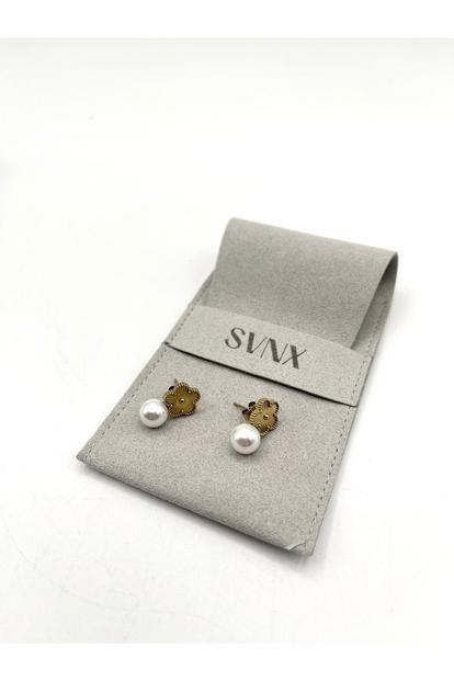 Metallic Floral Pearl Stud Earrings In Gold