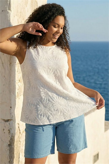 White Curve Sunflower Lace Texture Vest