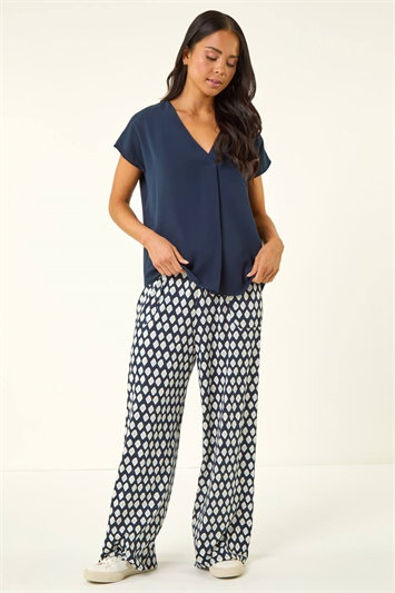Petite V-Neck Tuck Front Top 20238060
