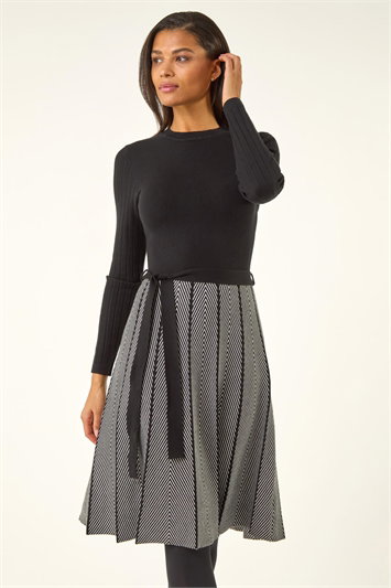 Black Chevron Print Belted Jumper Dress