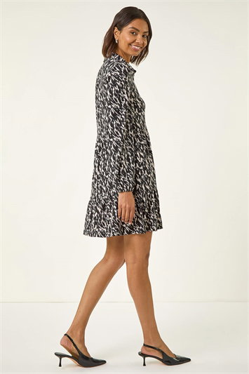 Black Abstract Print Buttoned Stretch Dress