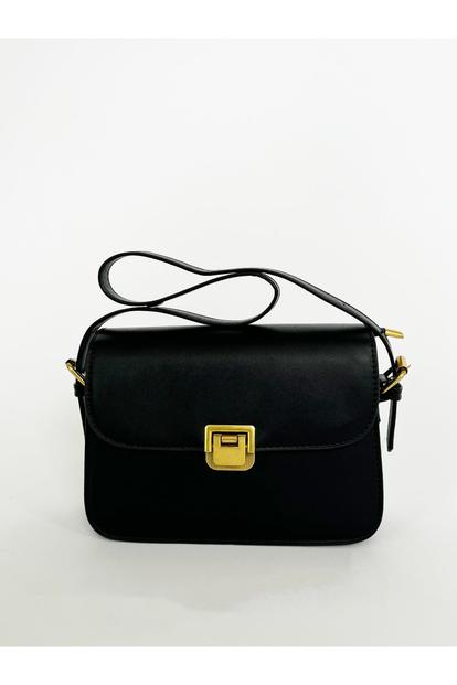 Black Black Shoulder Bag With Gold Clasp Fastening