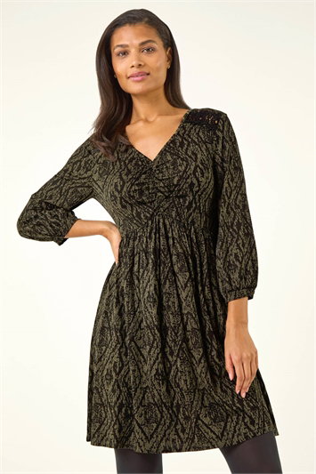 Green Abstract Print Lace Trim Stretch Dress