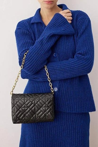 Black Women's Quilted Flap Shoulder Bag With Chunky Chain Strap