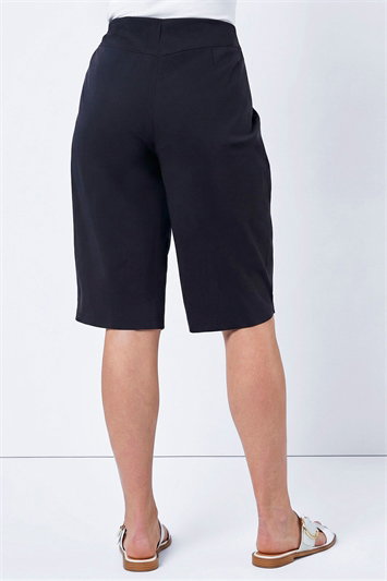 Curve Knee Length Elastic Waist  Shorts 18035808
