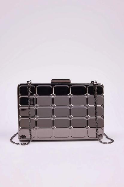 Metallic Geometric Metal Chain Strap Clutch Bag