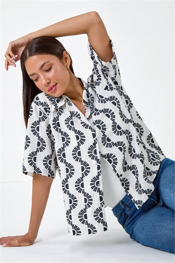 Geometric Print Button Shirt 10131308