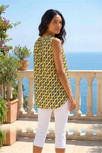 Geo Print Pleat Front Vest Top 20225296