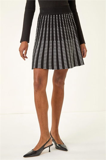 Black Geometric Knit Mini Skater Skirt