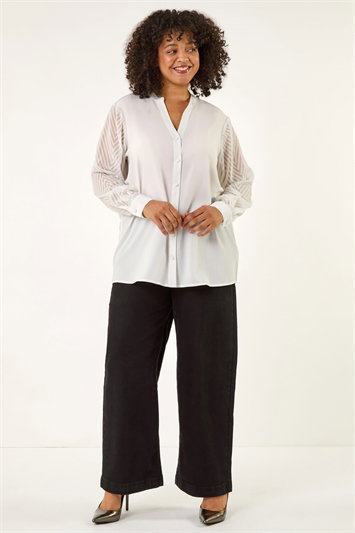 Curve V-Neck Button Up Blouse 10212238