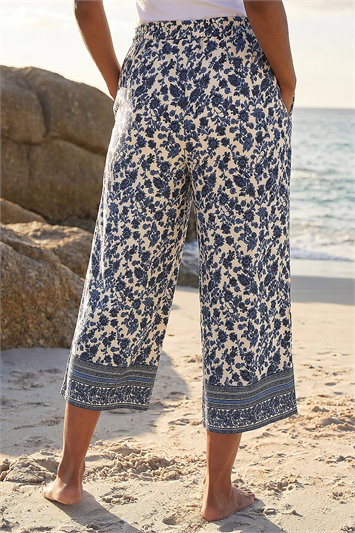 Petite Border Print Cropped Trouser 18103660
