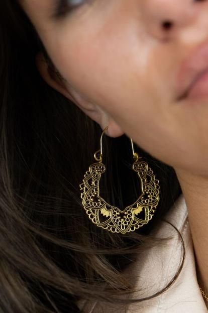 Metallic Retro Hollow Carving Geometric Dangle Earrings