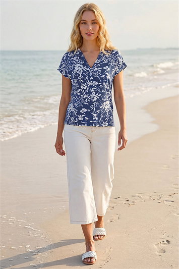 Floral Notch Neck T-Shirt 19417860
