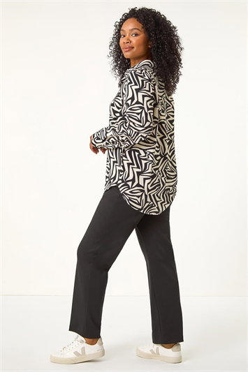 Petite Geometric Print Button Up Shirt 10133008