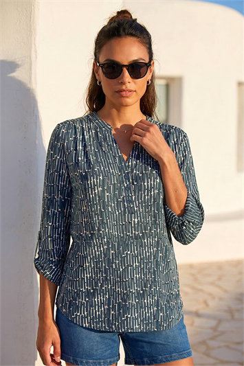 Textured Abstract Print V-Neck Stretch Shirt 19265040