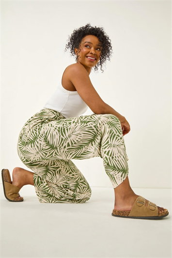 Petite Leaf Print Wide Leg Trouser 18095240
