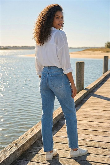 Petite Stretch Straight Leg Jeans 18075029
