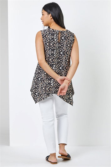 Petite Abstract Print V-Neck Hanky Hem Top 20096808