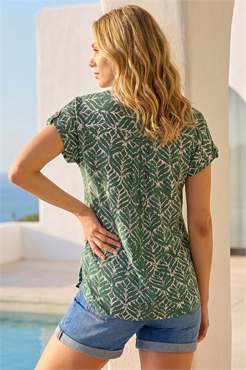 Abstract Print Button Detail V-Neck Top 20082640