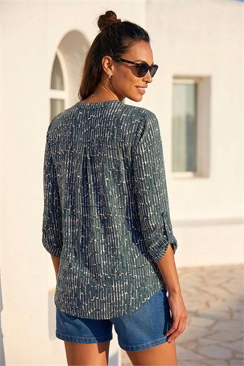 Textured Abstract Print V-Neck Stretch Shirt 19265040