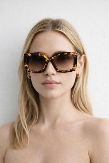Black Oversized Square Sunglasses In Tortoiseshell