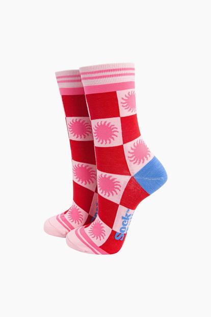 Red Sun Checkerboard Bamboo Socks In Red/Pink