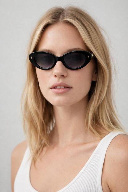 Black Classic Cat-Eye Sunglasses