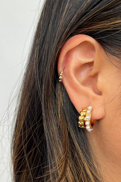 Metallic Heart Pearl Huggie Earrings