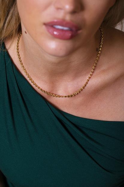 Metallic Heart Link Necklace In Gold