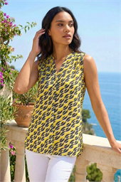 Geo Print Pleat Front Vest Top