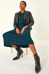 Abstract Print Gathered Stretch Midi Dress