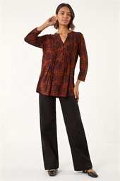 Abstract Print V-Neck Stretch Top