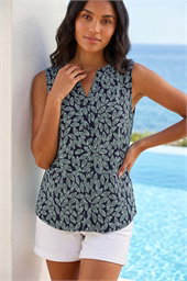 Textured Leaf Print Stretch Top