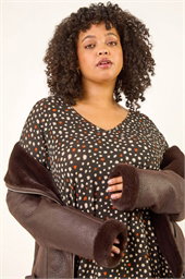 Curve Spotted V-Neck Stretch Top